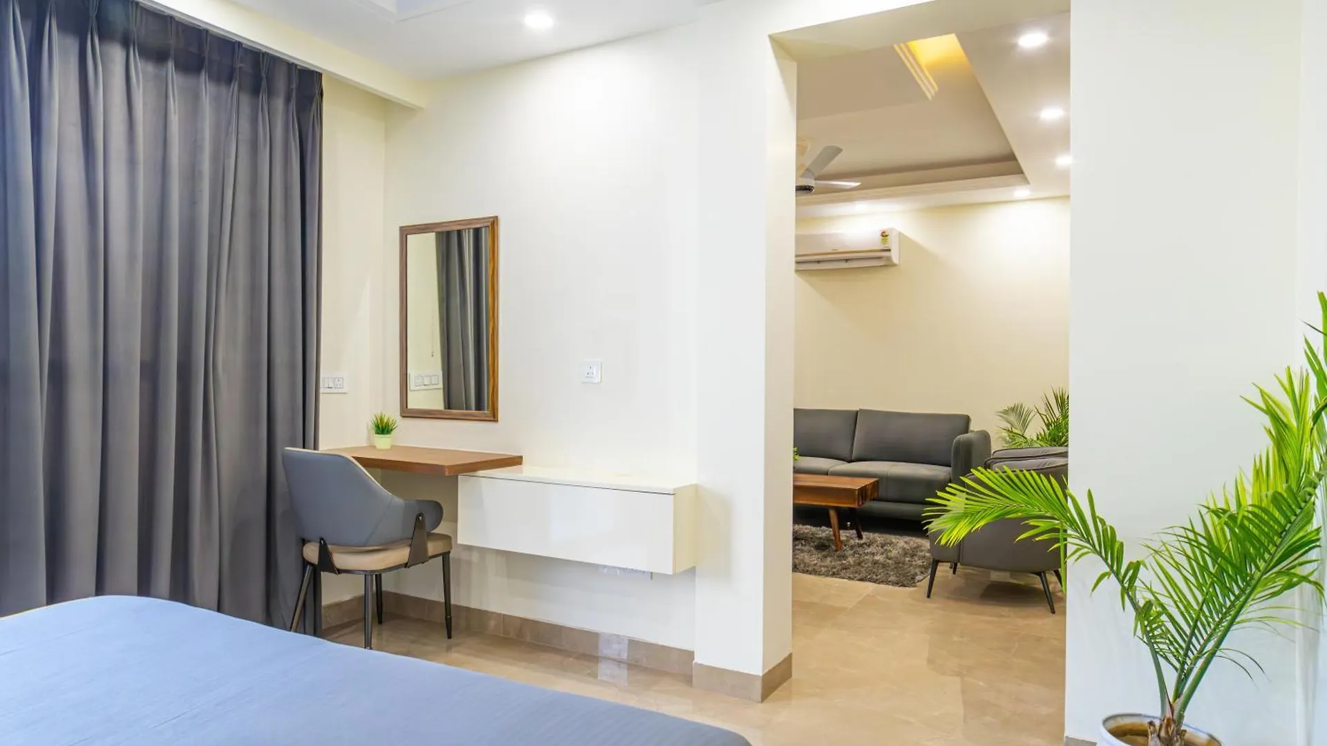 Housr Sector 43 Gurgaon Near One Horizon Centre Hotel