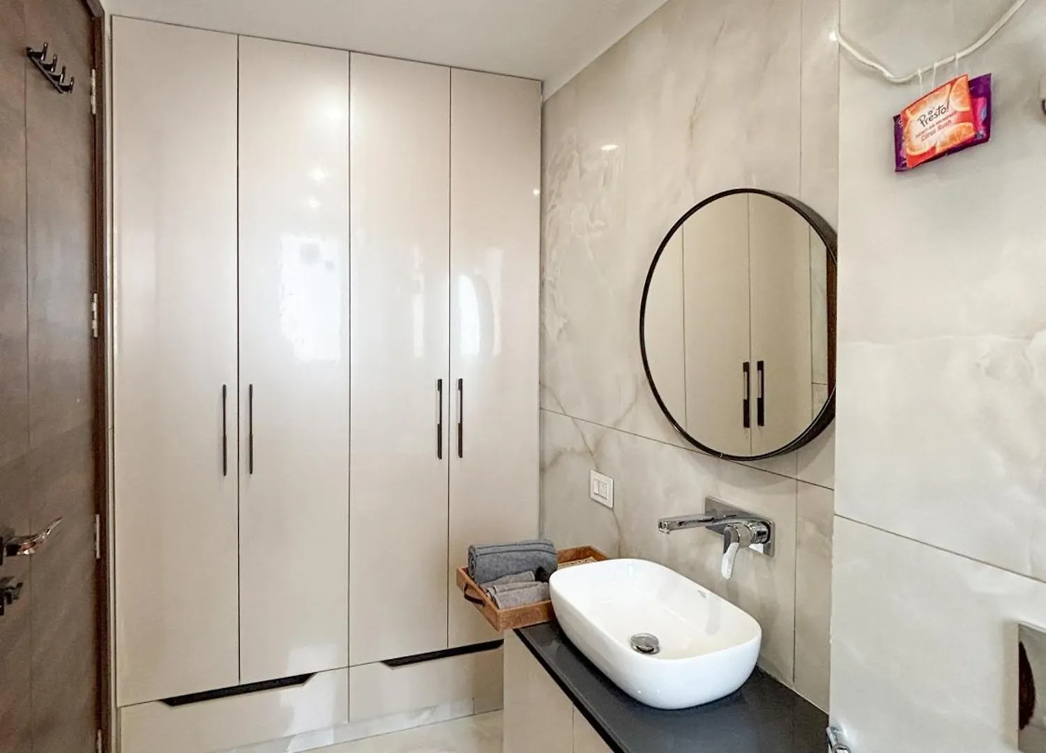 Housr Sector 43 Gurgaon Near One Horizon Centre Otel