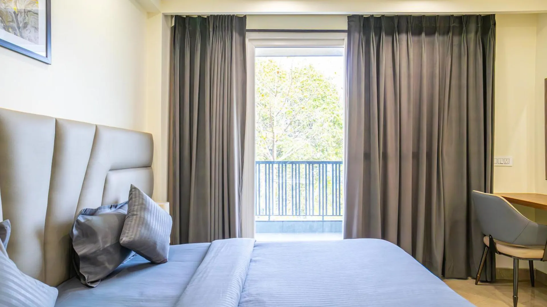 Housr Sector 43 Gurgaon Near One Horizon Centre Otel Hindistan