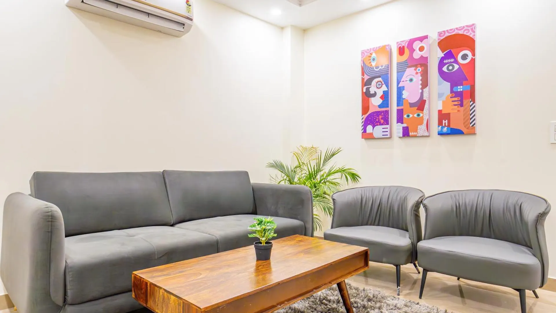 Housr Sector 43 Gurgaon Near One Horizon Centre Otel