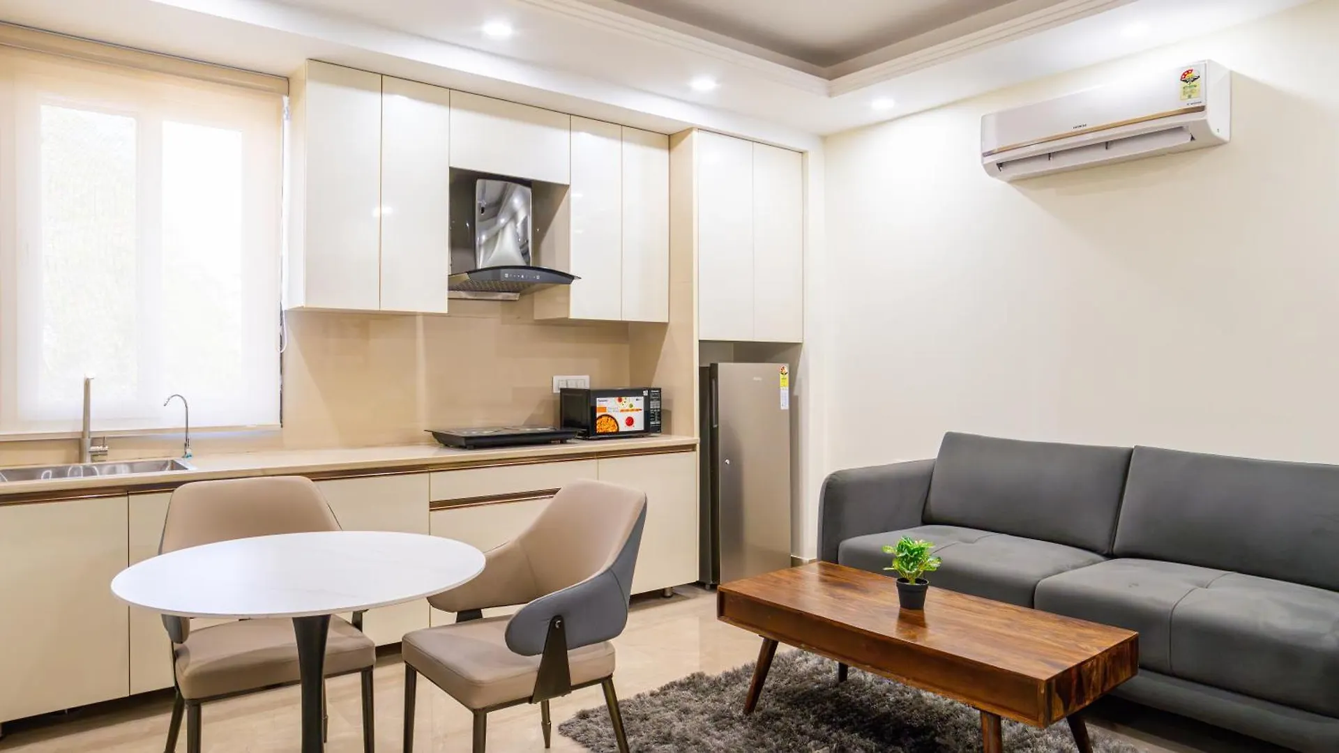 Housr Sector 43 Gurgaon Near One Horizon Centre Otel 0*,